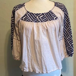 Max Studio Petite Small Creme/Navy embroidered top